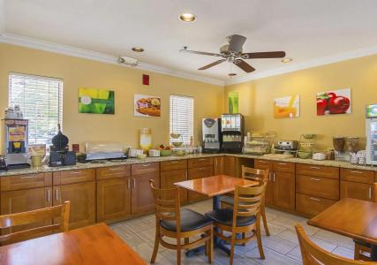 Hampton Inn Fresno Airport - 29