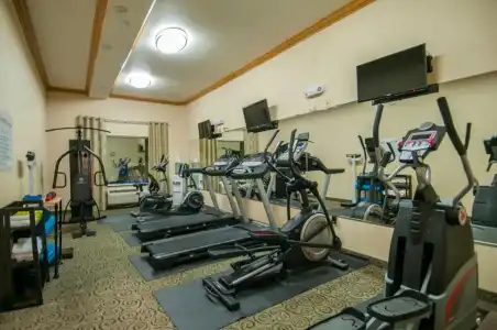 Holiday Inn Express and Suites Bakersfield Central by IHG - 17
