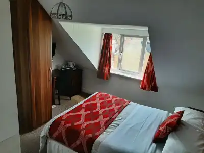Sportsview Guest House - 18