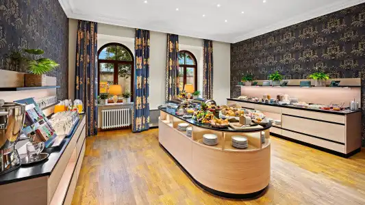 Bayerischer Hof Dresden - 21