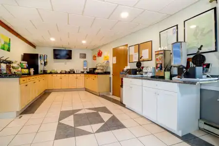 Quality Inn & Suites Lincoln I-93 - 23