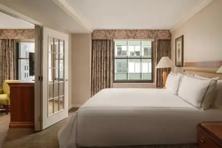 The Manhattan Club - 22