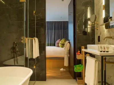 The Guardsman and Residences - 8