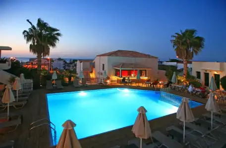 EuroKatrin Suites-Adults Only - 11