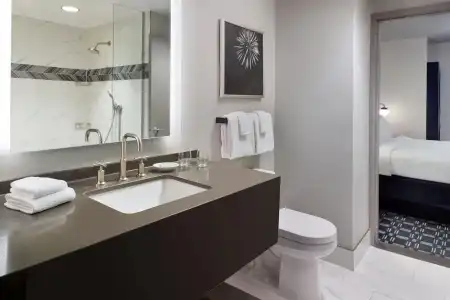 Courtyard by Marriott Arlington Crystal City/Reagan National - 43