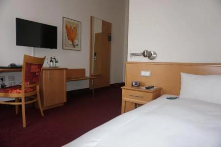 am Schloss Aurich - 15