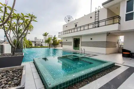 Adelphi Grande Sukhumvit - 23