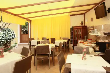 Coralia Bed and Breakfast - 23