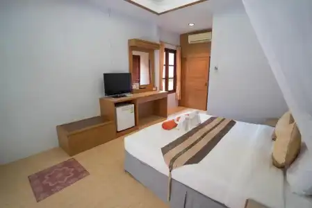 Tonsai Bay Resort - 4