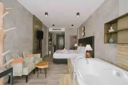 Patong Signature Boutique - 88