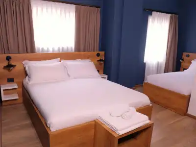Oda Tirana - 30