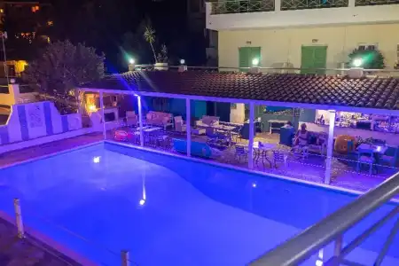 Tropicana Inn - 0