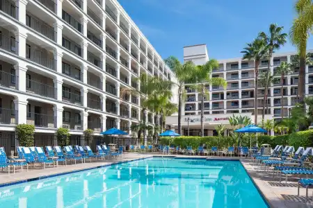 Fairfield by Marriott Anaheim Resort - 13