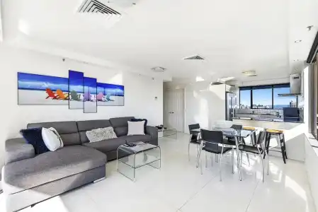 Surfers Century Oceanside Apartments - 248