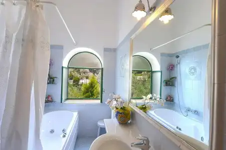 La Perla - 8