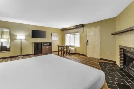 Best Western Plaza Inn - 82