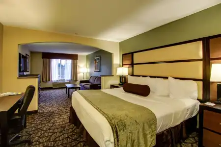 Best Western Plus Vancouver Mall Dr. & Suites - 2