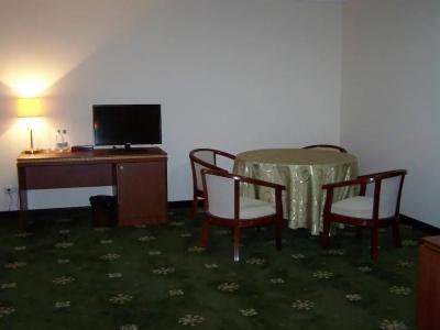 Arien Plaza - 4