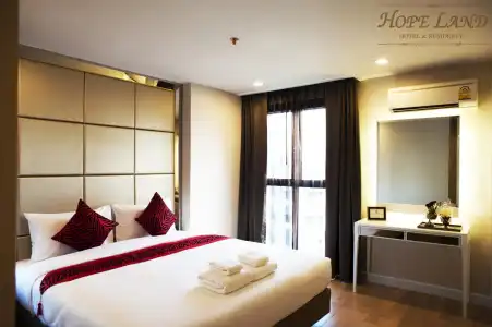 Hope Land Sukhumvit 8 - 92