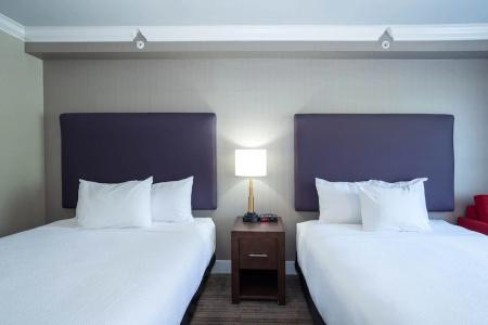 Sandman & Suites Calgary South - 47