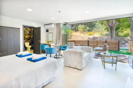 Bamboo Suites Adults Only - 103