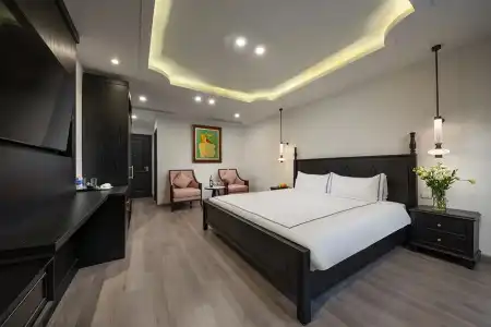Sq Hang Gai & Spa - 145