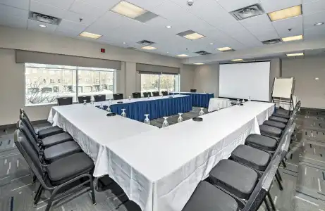 Hampton Inn by Hilton Ottawa - 39