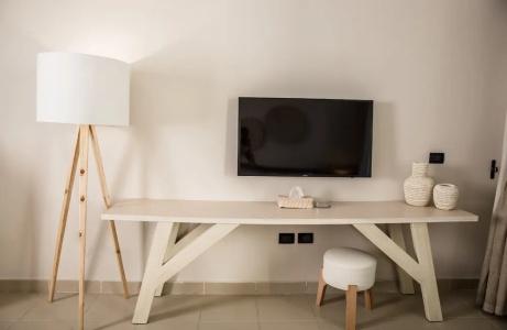 Redcon Suites - 344