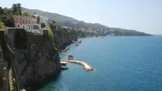 Unconventional Sorrento - 13