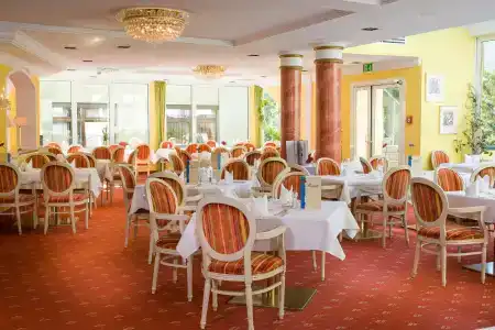 Norica - Thermenhotels Gastein Mit Dem Bademantel Direkt in Die Therme - 29