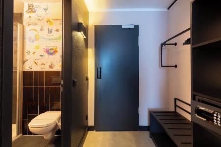 Holiday Inn - the niu, BLADE SOLINGEN by IHG - 31