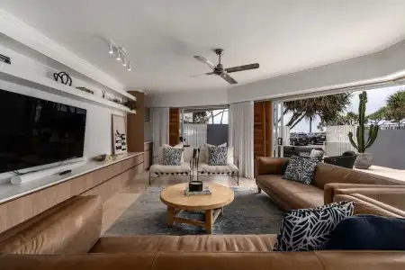 Rolling Surf Resort - 218