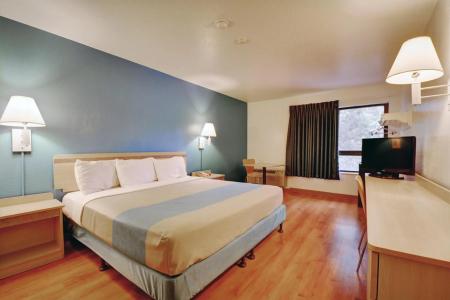 Motel 6 Newport, RI - 4