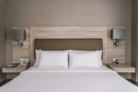 Adelphi Suites Bangkok - 3