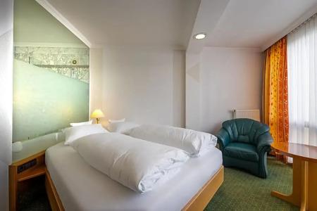 AAAAwelt Kübler - 40