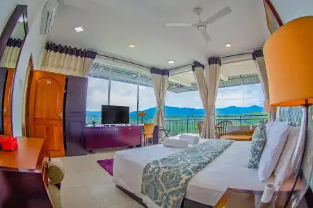 Romance Hills - 41