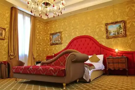 Pesaro Palace - 54