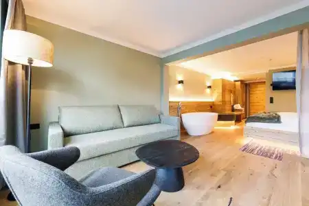 Romantikhotel - 76