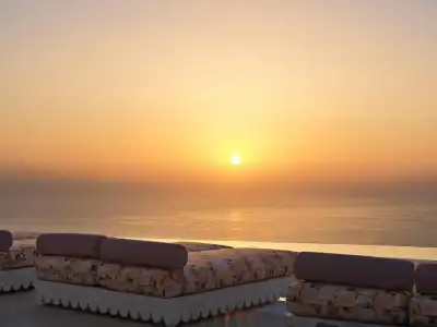 Cresanto Luxury Suites - 26