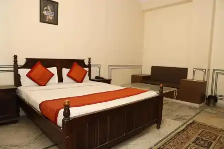 Raghuraj Palace - 61