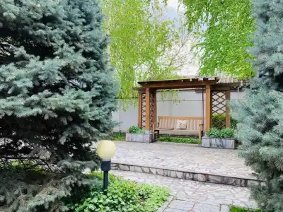 Astoria Garden - 24