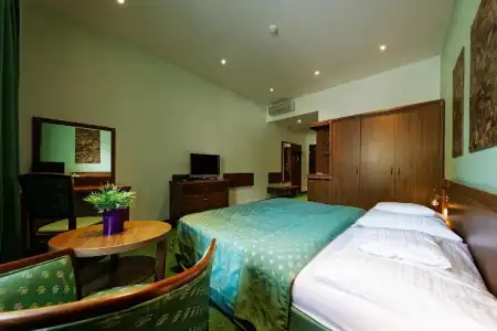 Max Inn - 40