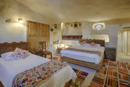 Tulip Cave Suites - 128