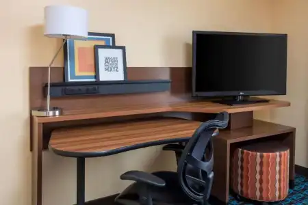 Fairfield Inn & Suites Lubbock - 11