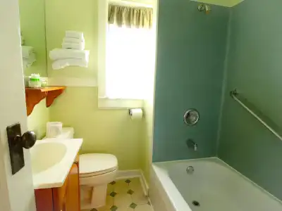 James Bay Inn & Suites - 32