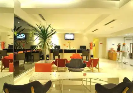 HARRIS & Residence Riverview Kuta Bali - 2