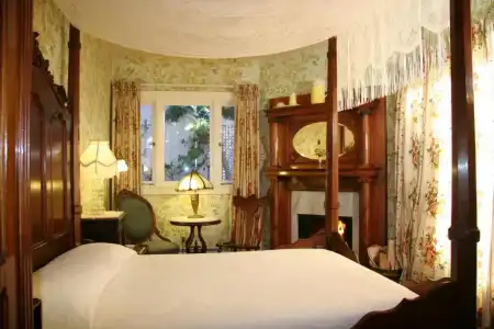 Martine Inn - 66