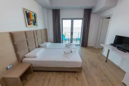 Saranda Palace - 75