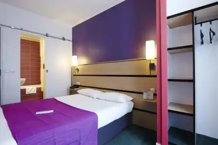Hôtel Kyriad Paris 10 — Canal Saint Martin-République - 54
