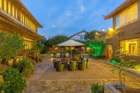 Lijiang E-Outfitting Boutique - 12